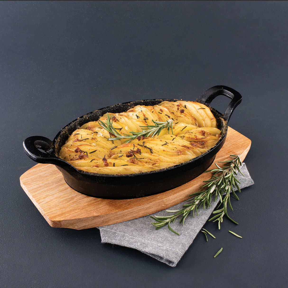 PYROCAST Oval Gratin with Maple Tray