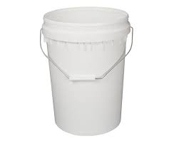 15L White Bucket - Metal Handle