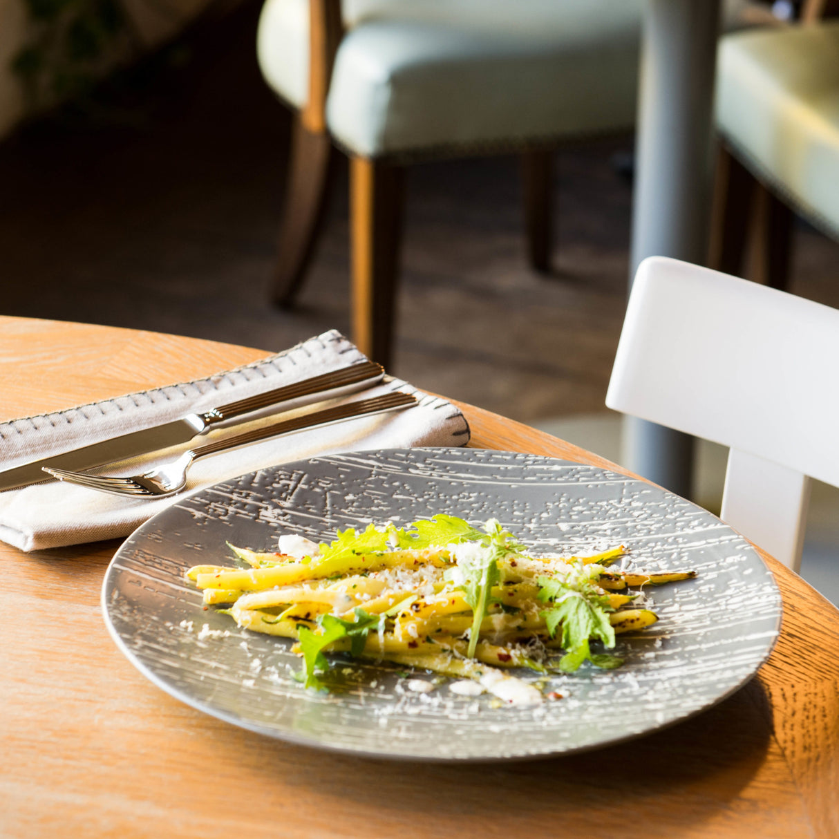 Luzerne Drizzle Grey with White Flat Couple Plate 210mm