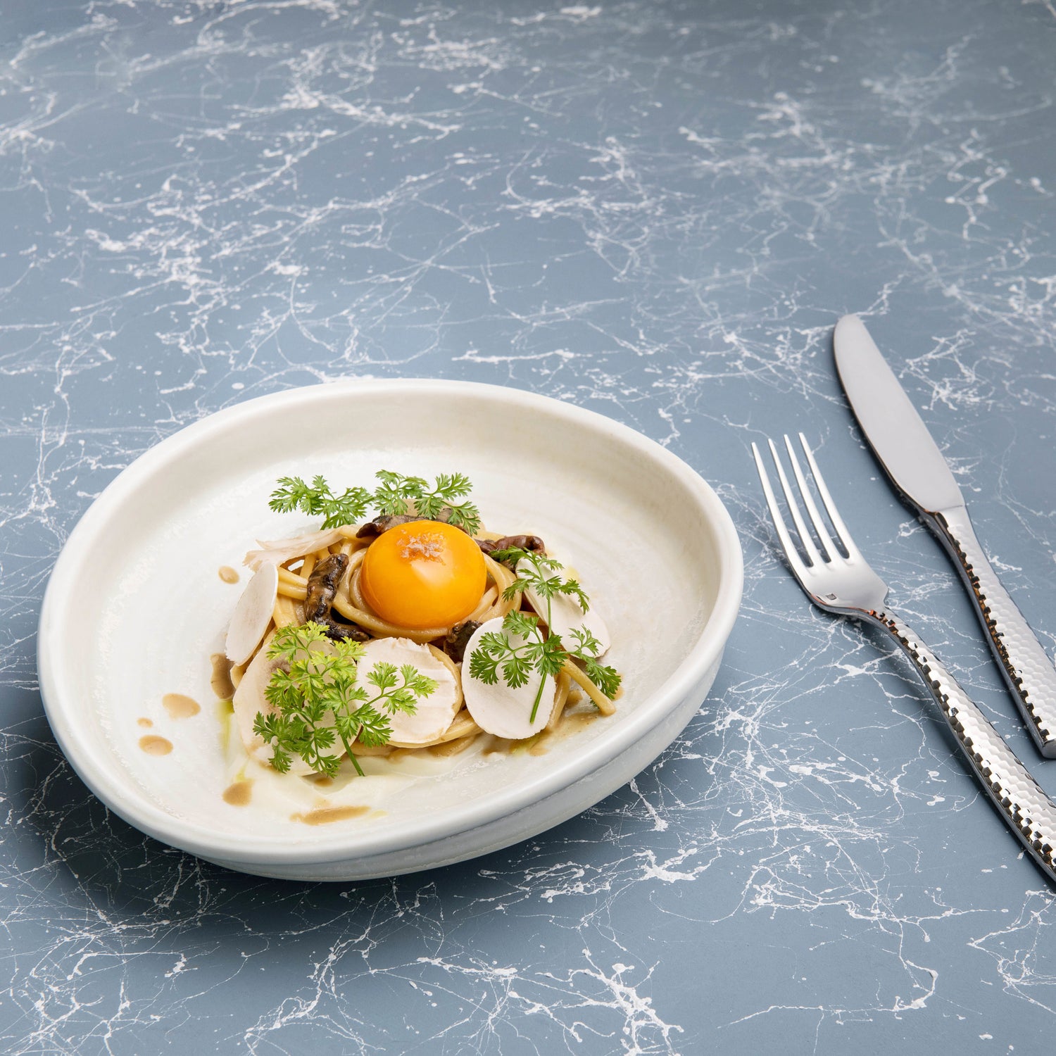 Moda Porcelain Willow Organic Bowl Large